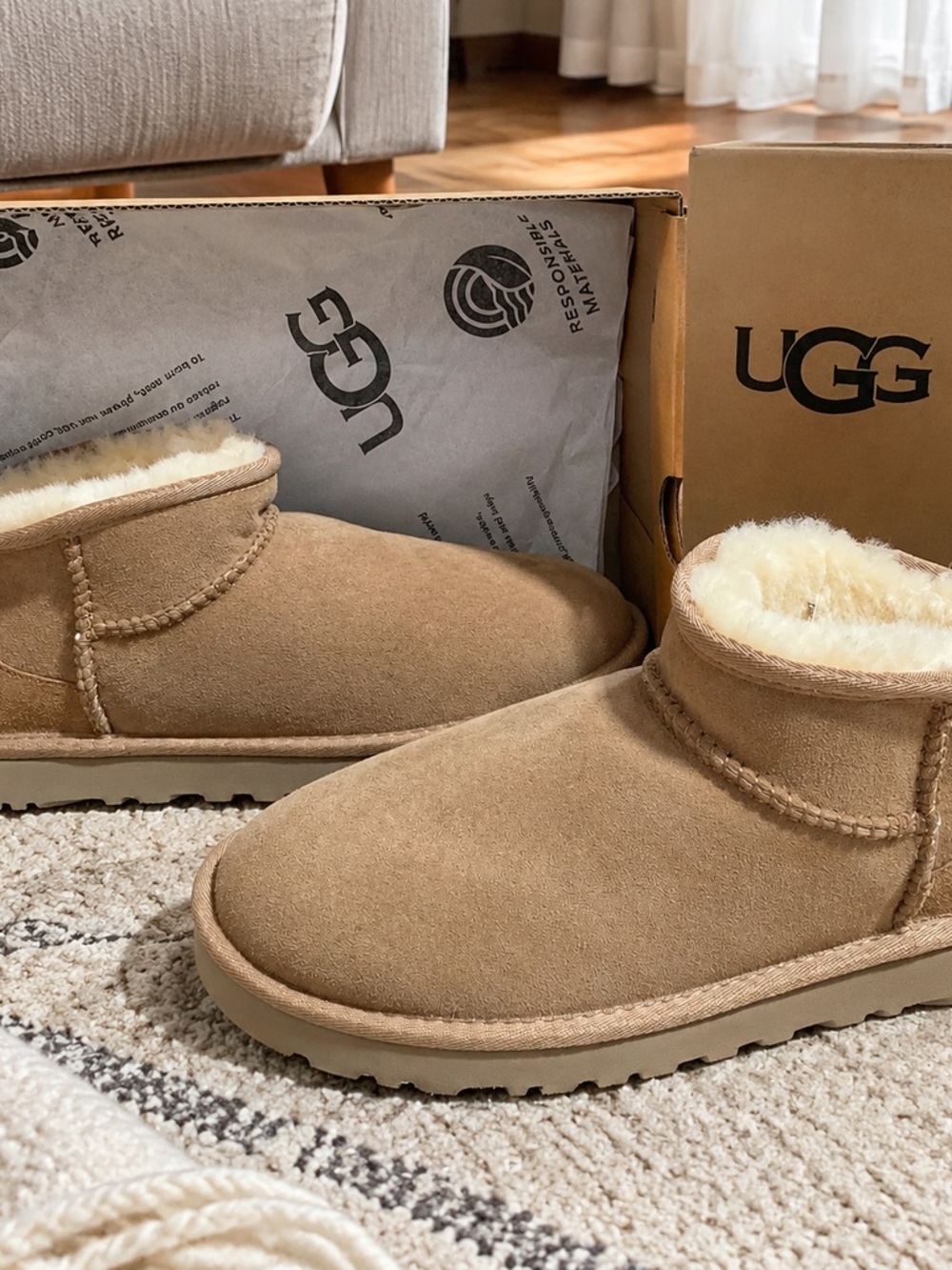 UGG Kids Mini Chestnut Suede Shearling Slippers